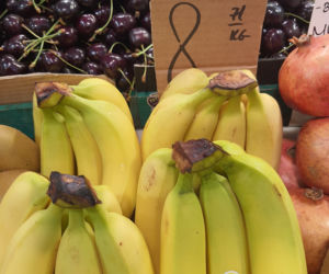Banany to koszt około 8 zł. Dużo taniej jest w supermarkecie
