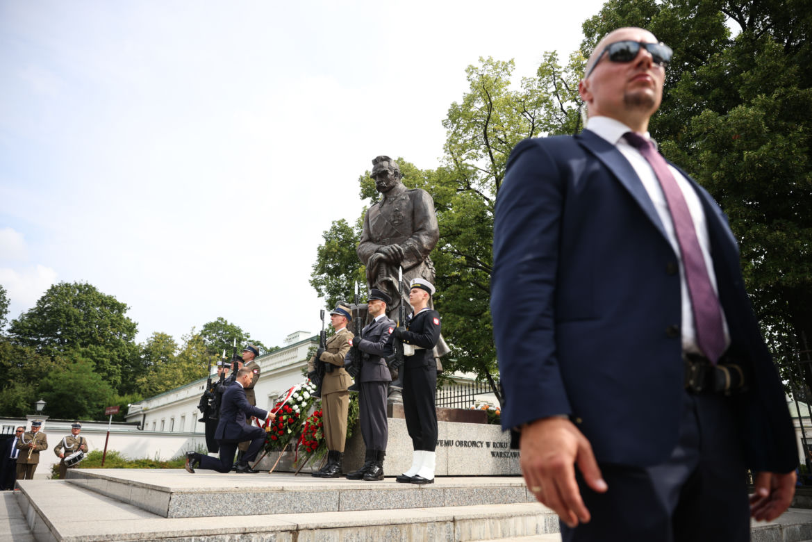 Andrzej Duda złożył kwiaty pod pomnikiem Józefa Piłsudskiego