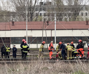 Potrącenie przez pociąg na dworcu zachodnim. Na miejscu śmigłowiec LPR. Trwa akcja ratunkowa