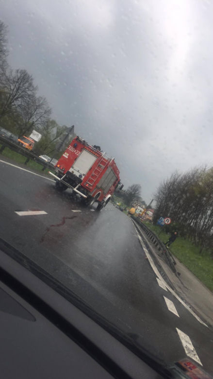 Wypadek na Zakopiance w Mogilanach: Tworzą się korki! [ZDJĘCIA]