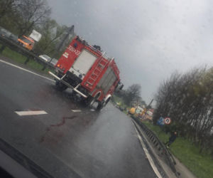 Wypadek na Zakopiance w Mogilanach: Tworzą się korki! [ZDJĘCIA]
