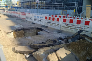 Zapadlisko na al. Powstańców Wlkp.