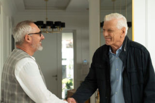 M jak miłość odc. 1893. Ogrodnik Mirek (Marcin Sosnowski), Adam Werner (Jacek Kopczyński)