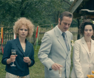 Stulecie Winnych 4 odc. 49. Michelle (Maria Pawłowska), Janusz (Paweł Małaszyński), Kasia (Weronika Humaj), Basia (Kamila Bujalska)