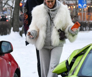 Klaudia Halejcio, mąż jej otworzył auto za całusa