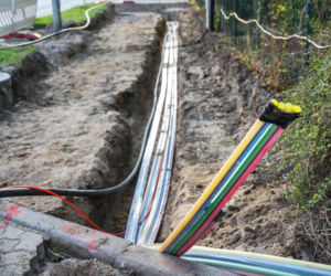 Koniec z białymi plamami. Światłowód w nowym domu będzie tak oczywisty jak prąd i woda