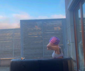 Doda morsuje na tarasie