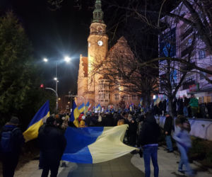 Wiec poparcia w centrum Olsztyna - Solidarni z Ukrainą 24 lutego 