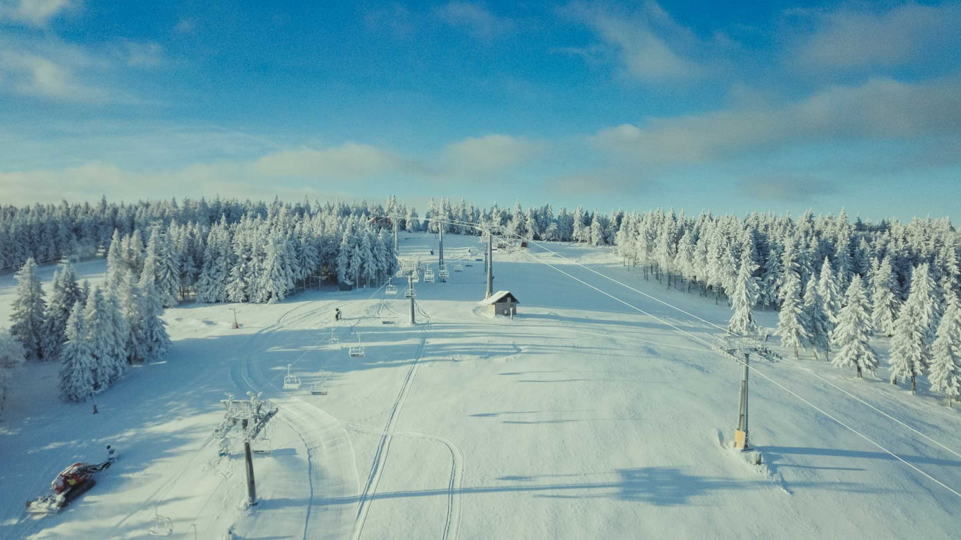 Stoki narciarskie na Dolnym Śląsku oficjalnie otwarte! Trasy pełne śniegu [ZDJĘCIA]