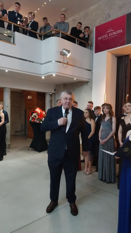 Studniówka 2025: Bal I Liceum Ogólnokształcącego im. Tadeusza Kościuszki w Starachowicach
