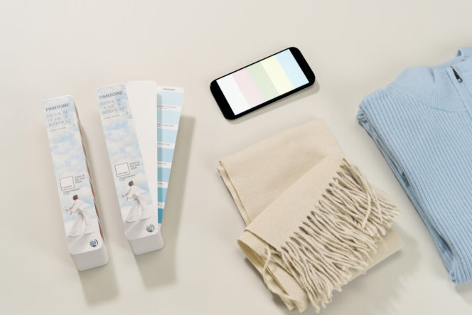 Kolor Roku Pantone 2026