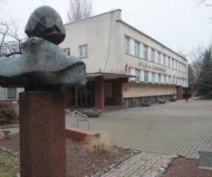 Te szkoły w Warszawie zamknięto przez COVID 