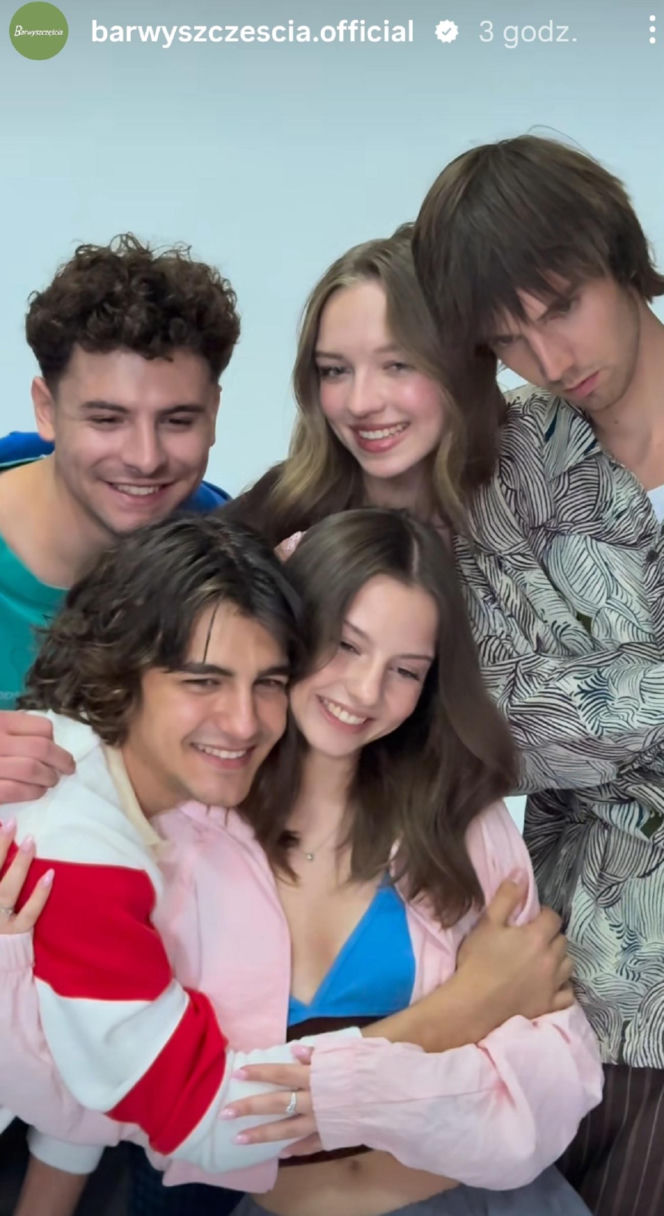 Barwy szczęścia nowy sezon. Ewa (Gabriela Ziembicka), Romeo (Jacek Tyszkiewicz),Ewelina (Amelia Listwon), Witek (Witold Sosulski), Wiktor (Grzegorz Kestranek) 