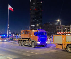 Wykolejenie tramwaju linii nr 28 na rondzie Zgrupowania AK Radosław w kierunku dworca Gdańskiego