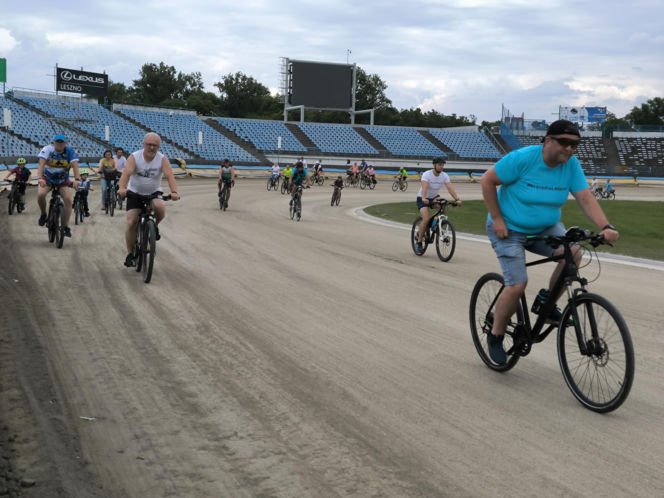 Rowerowa Stolica Polski - kręcili kilometry na stadionie w Lesznie