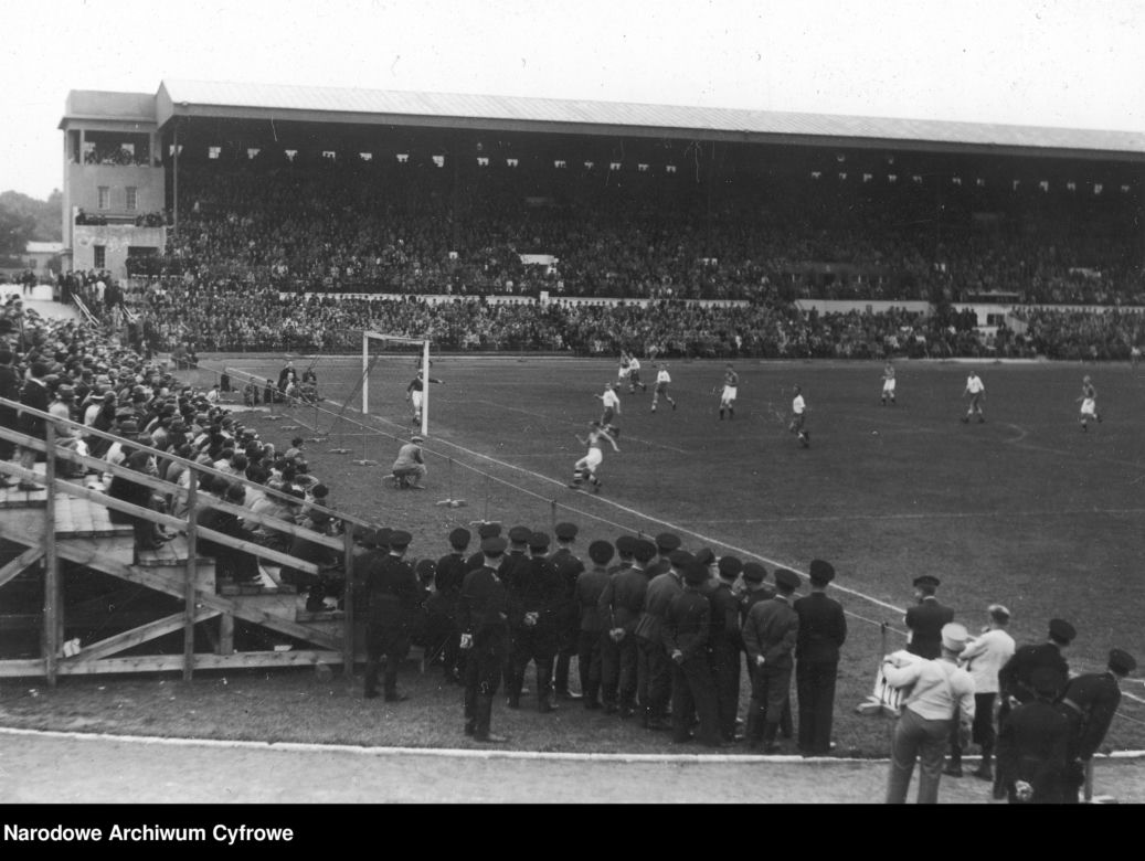 Stadion Legii Warszawa sprzed 90 lat. Na nim rozgrywano pierwsze mecze drużyny