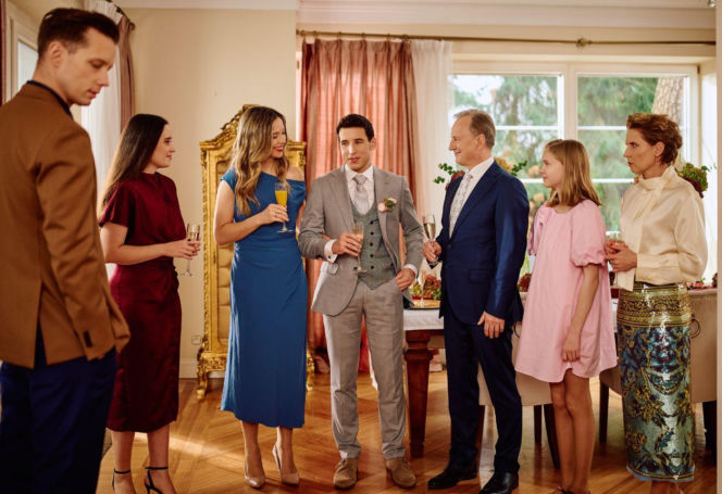 Na Wspólnej, odcinek 4174: Prowokacja Kaliny w dniu ślubu kończy się dramatycznym upadkiem ze schodów - ZDJĘCIA