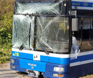 Tak wygląda autobus po wybuchu bomby, którą chciał stworzyć Paweł R.