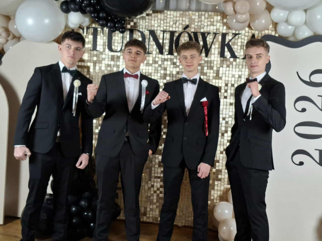 Studniówka 2026 maturzystów II LO w Starachowicach