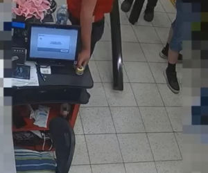 Ukradł naklejki