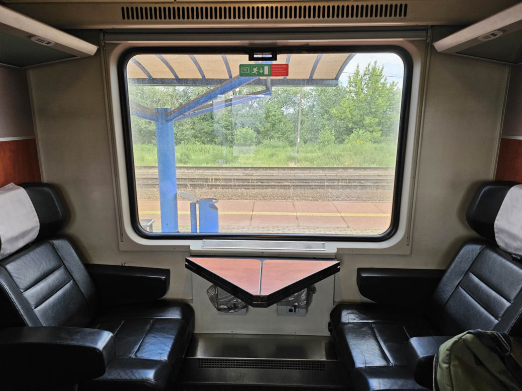 Miał być pociąg panoramiczny, przyjechał zwykły [GALERIA]