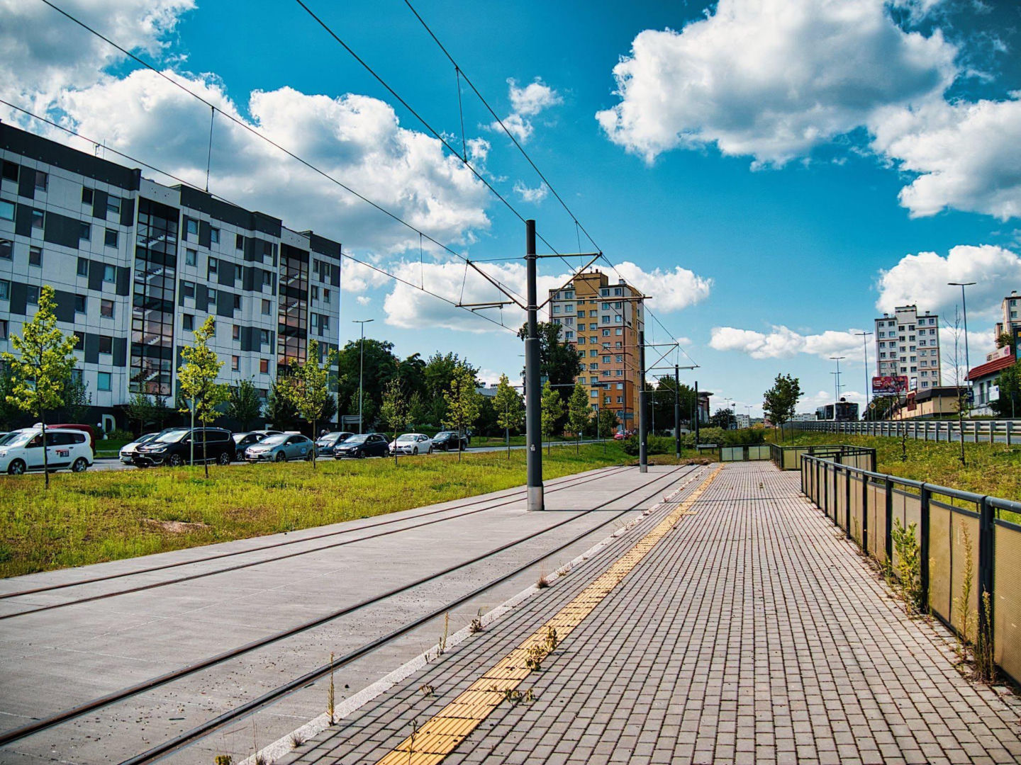 Koniec szyn w miejscu planowanej budowy trasy tramwajowej na Szwederowo