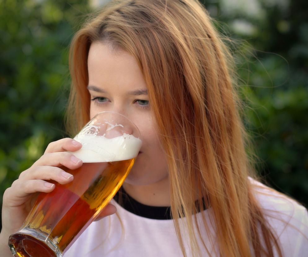 Zapal czerwoną lampkę - nie pij alkoholu w ciąży