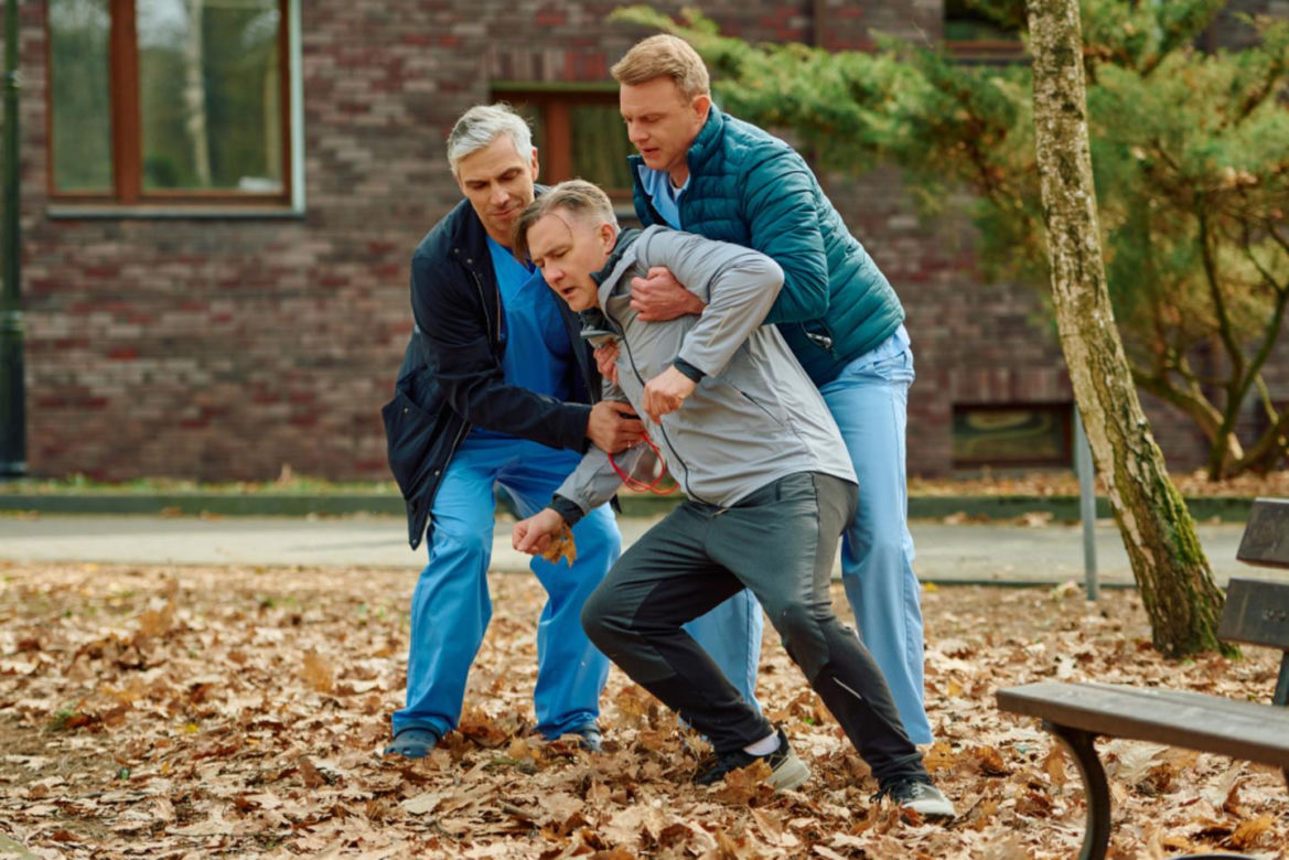 Na Wspólnej odc. 4241. Greg Kalski (Michał Sitarski), Kamil (Kazimierz Mazur), Tomasz Adamski (Tomasz Piątkowski)