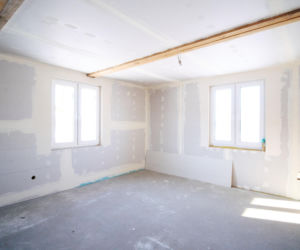 Tragiczny wypadek przerwał marzenia. Ekipa Nasz Nowy Dom walczyła z czasem. ZDJĘCIA domu przed i po remoncie