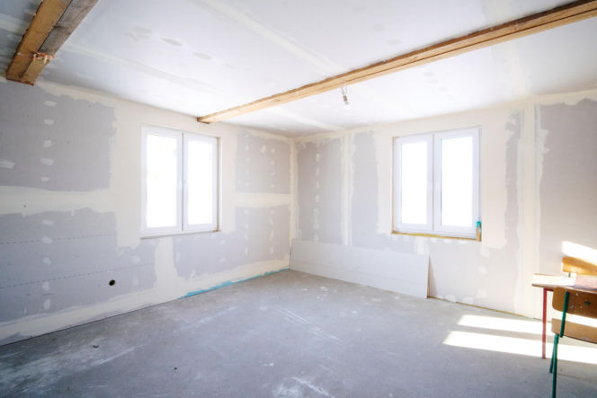 Tragiczny wypadek przerwał marzenia. Ekipa "Nasz Nowy Dom" walczyła z czasem. ZDJĘCIA domu przed i po remoncie