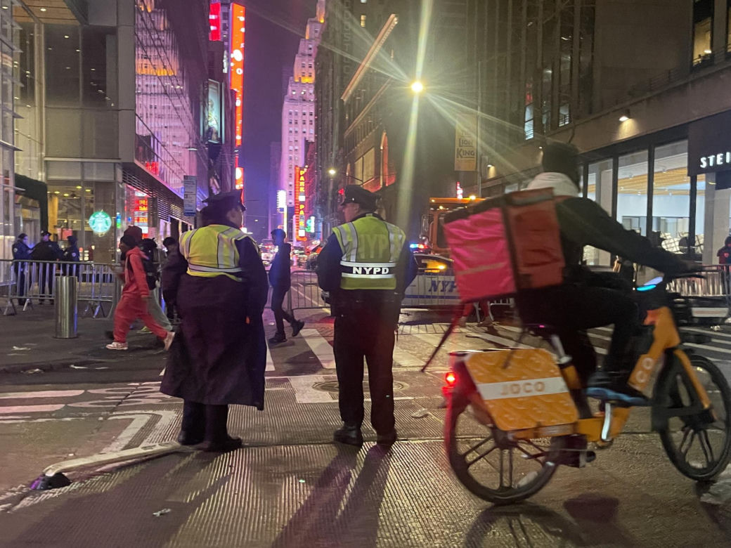 Błyskawiczne sprzątanie po zabawie na Times Square