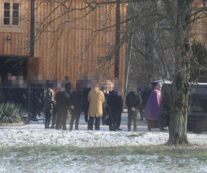 Ciało Igora spoczęło w zmarzniętej ziemi. Tłum żegnał 19-latka
