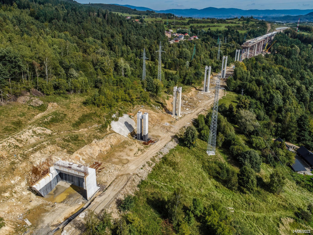 Trasa S1 będzie przecinać przełęcze i pola pomiędzy górami w Beskidach