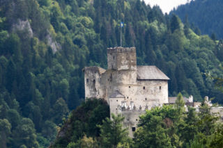 To najpiękniejsze zamki na majówkę w woj. małopolskim. Znajdują się nad Dunajcem