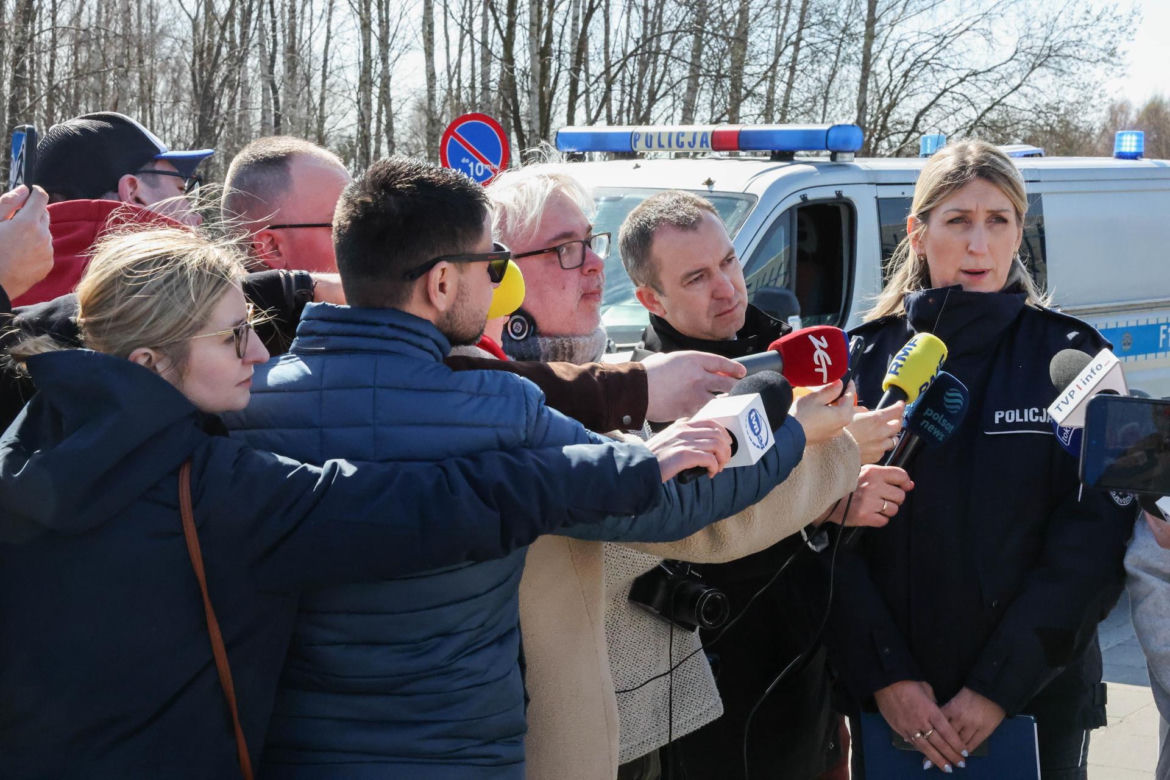 Strzały w łódzkiej fabryce, 400 osób ewakuowanych. Trwa obława