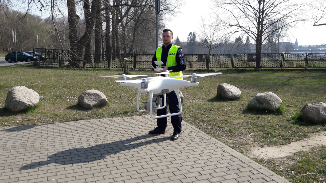 Koronawirus w Koszalinie. Policyjny dron w akcji