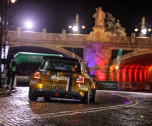 Złota Skoda Fabia R5 zespołu rajdowego Miko Marczyk Motorsport