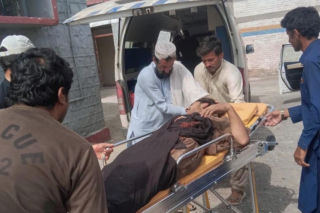 Pakistan/ Autokar spadł do skalistego wąwozu; co najmniej 40 zabitych