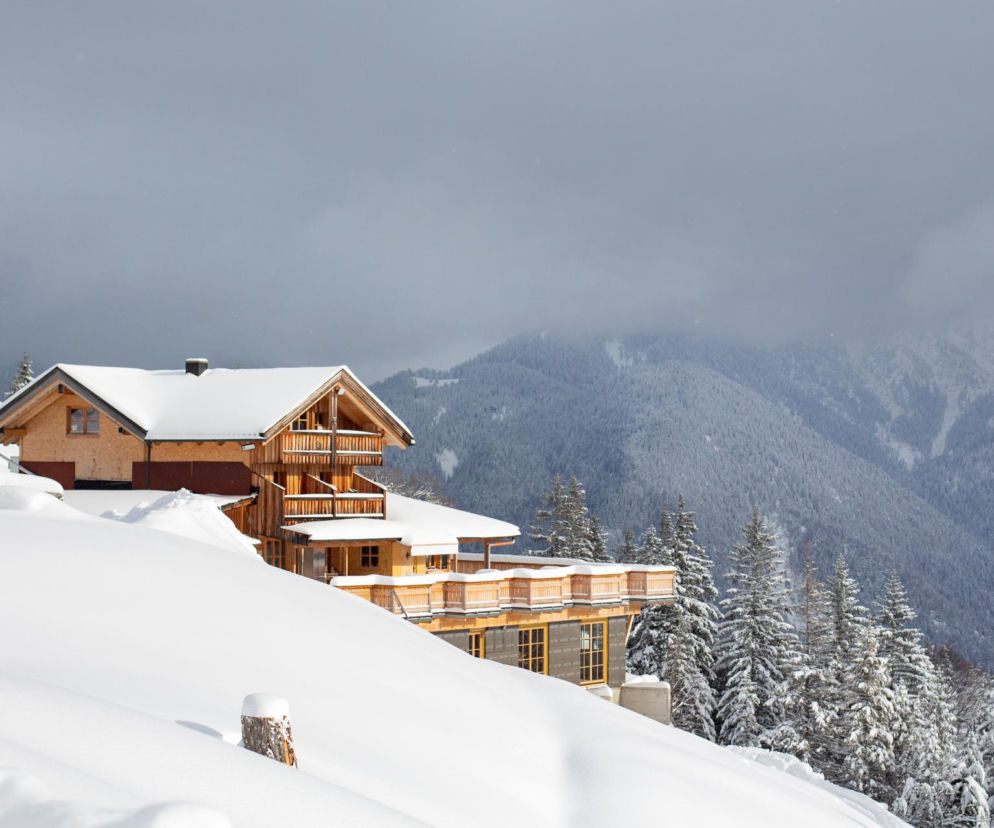 Gigantyczna rezydencja powstaje w Alpach. Cena za sezon to fortuna