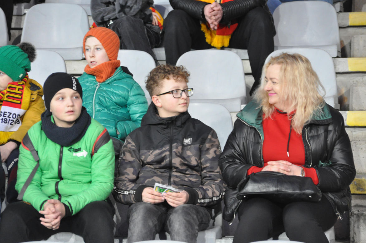 Korona Kielce - Legia Warszawa. Zdjęcia kibiców na Suzuki Arenie