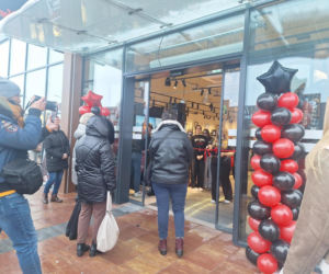 Na to czekały tysiące tarnogórzan. Park handlowy S1 w Tarnowskich Górach w końcu otwarty. Promocje i DJ rozkręcają to miejsce