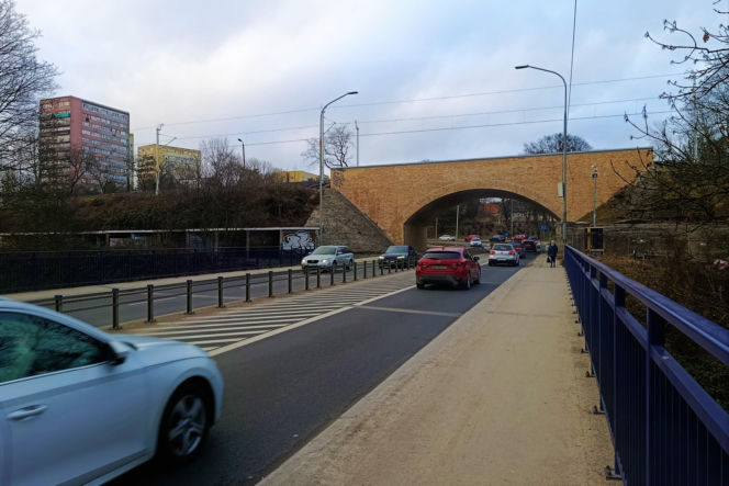 Wiadukt na ul. Wilczej już zniszczony przez wandali