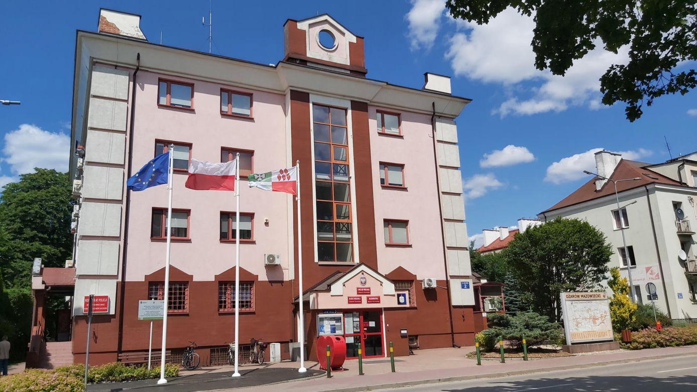 Ożarów Mazowiecki - zamożność per capita 2024: 9955,28 zł