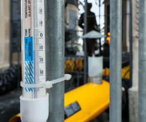 Mróz w Warszawie nie odpuszcza. Gdzie staną ogrzewane namioty z gorącymi napojami?