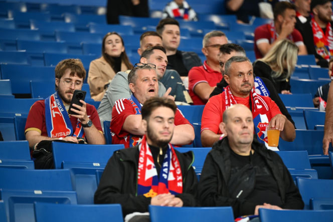 Tak kibice Wisły Kraków bawili się na trybunach. Znajdź się na zdjęciach