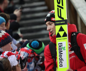 Mikołajki w Wiśle nie takie, na jakie liczyliśmy. Co po konkursie powiedzieli polscy skoczkowie?