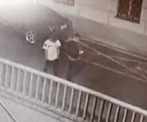 Tajemnicze plamy na koszulce Macieja Aleksiuka
