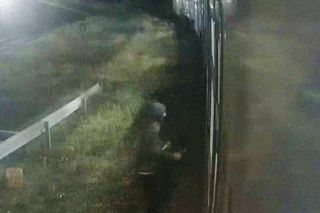 Niszczył farbą pociągi w powiecie rawickim. Przyjeżdżał specjalnie z Wrocławia