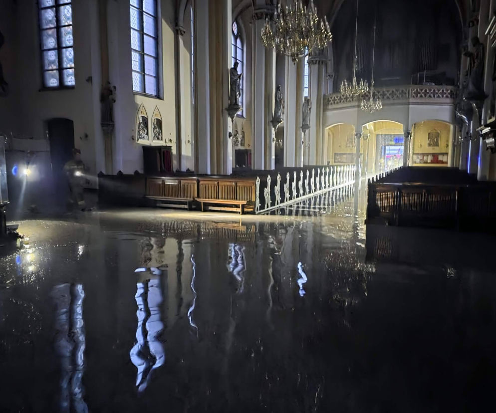 Potop w mysłowickim kościele! 176 tysięcy litrów wody zniszczyło wnętrze. „Skala jest ogromna”
