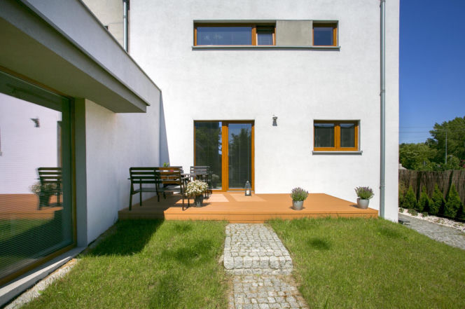 Dom kostka z lat 50. po przebudowie